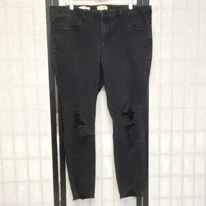 Universal Thread Black Mid Rise Distressed Skinny Raw Ankle Hem Denim Jeans 18R